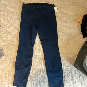 j brand women’s estate blue size 30 cropped jean